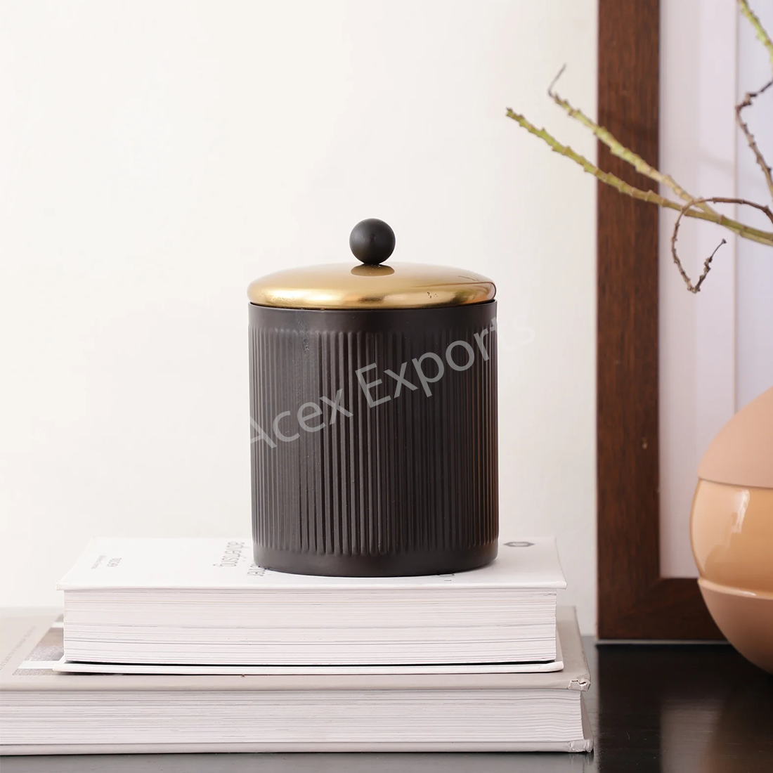 Luxora cylindrical box black