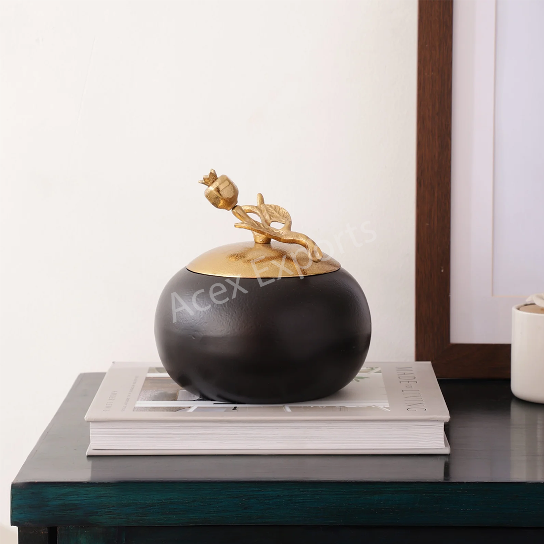 Metal Trinket Box in Gold Black