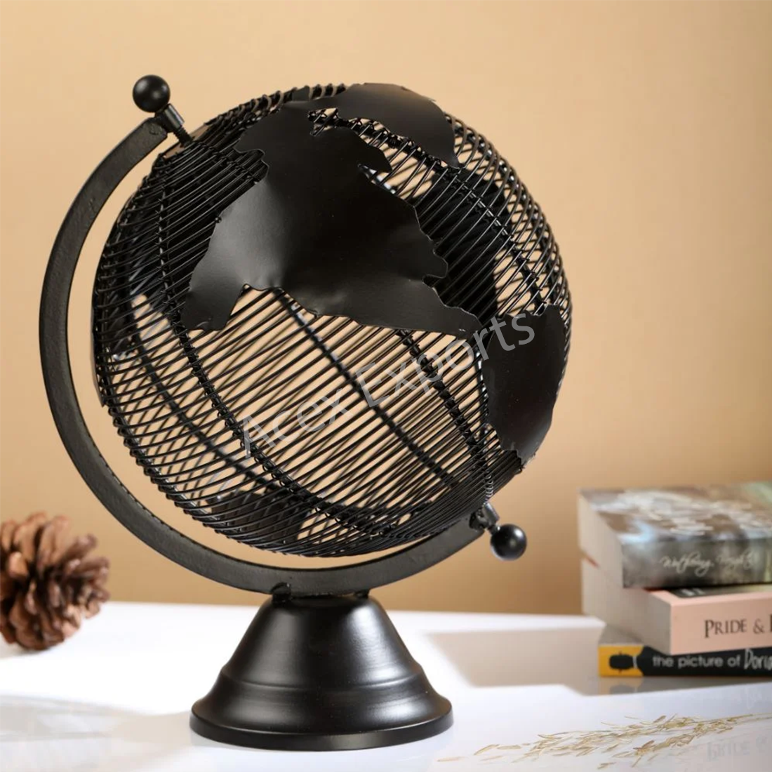 Solidarity Globe Black Large