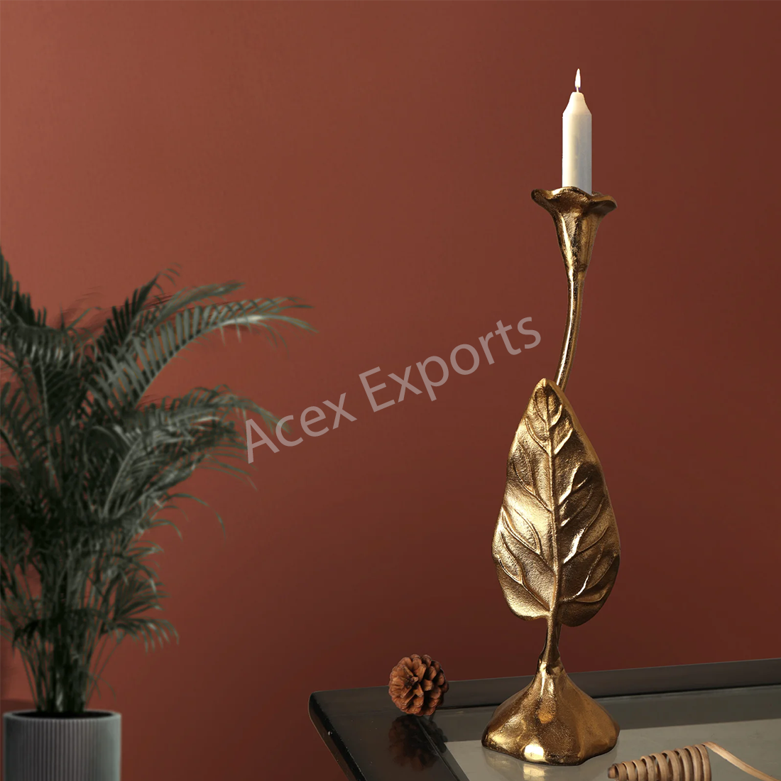 Jules Leaf Candle Holder Large Gold