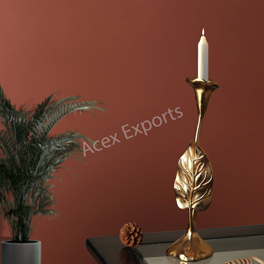 Jules Leaf Candle Holder Medium Gold