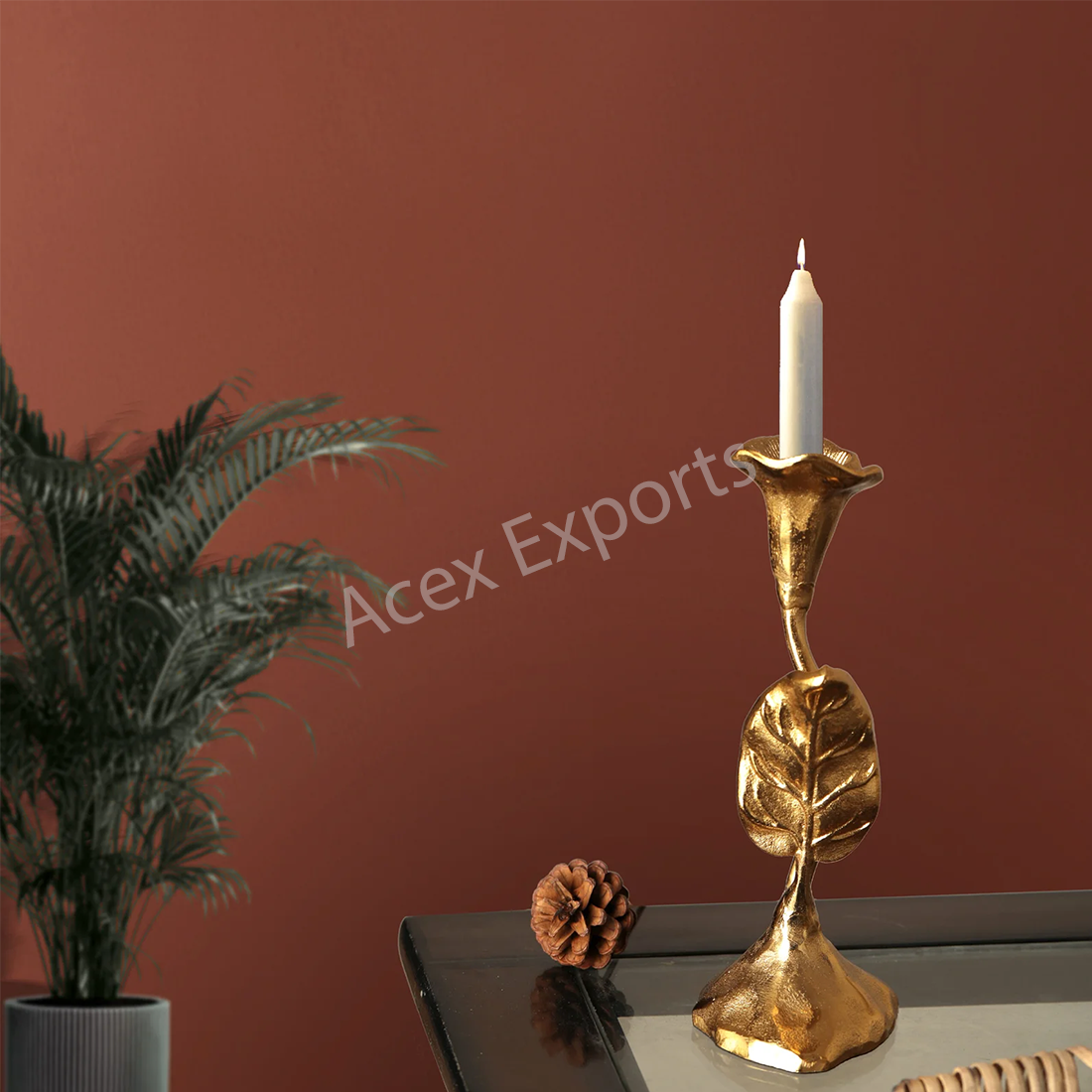 Jules Leaf Candle Holder Small Gold