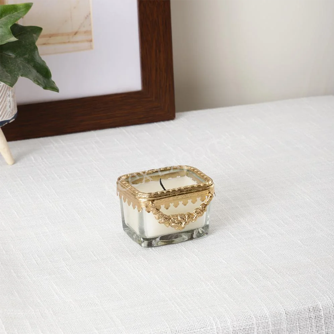 Snowy whisper white scented candle glass jar with Golden Ring