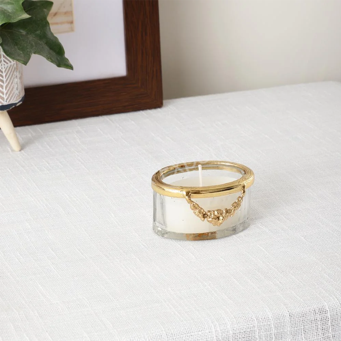Snowy whisper white scented candle jar with Golden Ring