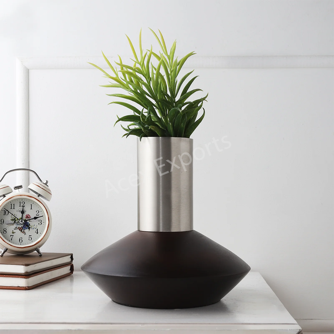 “Short Deidra Vase” Black wood silver